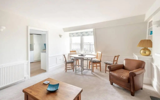 Rooftop Retreat - 2 Double Beds W/ Stunning Views (Adults Only)