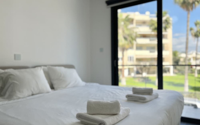 148 LIM - Stay Lumiere House