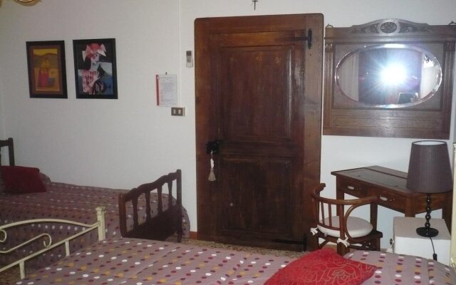 Отель B&B Palazzo Strassoldo Прамаджоре комната для гостей