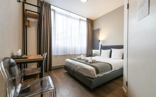 Acostar Hotel