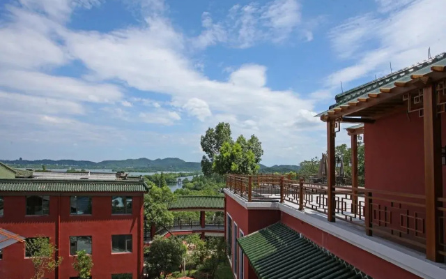Huabei Hotel on West Lake