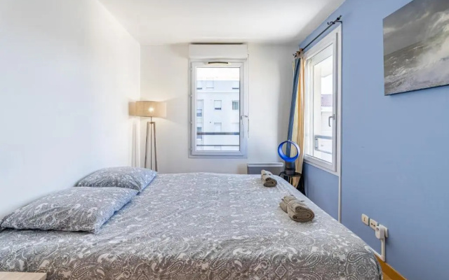 La Joliette; Duplex 2 chambres, PARKING INCLUS+ Terrasse+ ascenseur