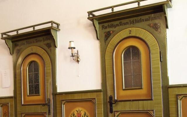 Отель Schwarzes Rössl Австрия, Зальцбург - 1 отзыв об отеле, цены и фото номеров - забронировать отель Schwarzes Rössl онлайн вид на фасад