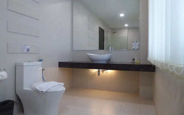 Rimbun Suites & Residences