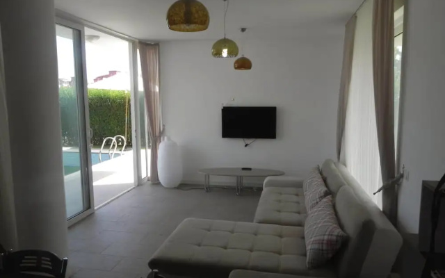 Novron Villas B3