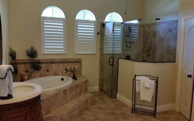1261 Laurel Ct