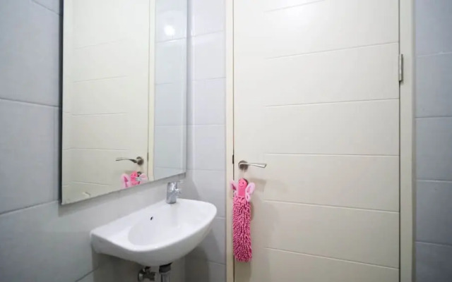 Nice And Comfy Studio At Supermall Mansion Apartment