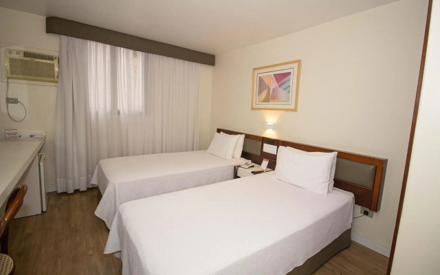Trevi Hotel & Business