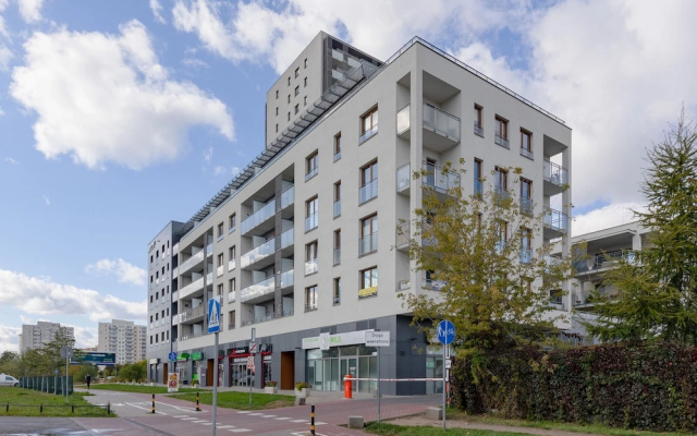 Warsaw Apartment With Parking by Renters