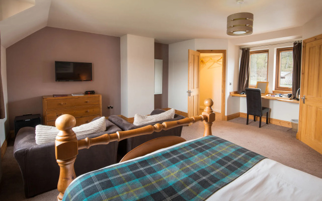 Redwood House Hotel