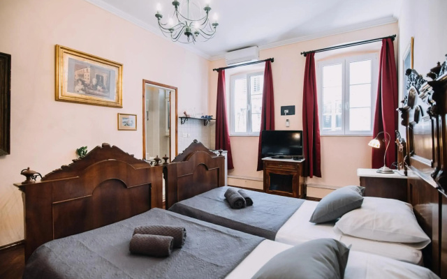 Casa Nobile in old town by AULA