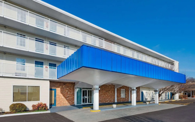 Howard Johnson by Wyndham Staunton