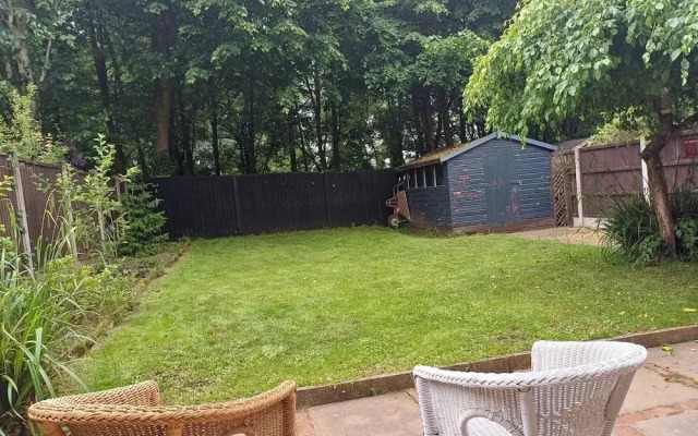 3 Bed House - Sleeps 5 - Pets - Parking