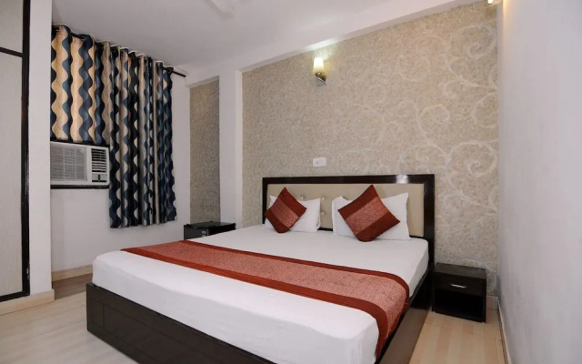 OYO 2041 Hotel Silver Land