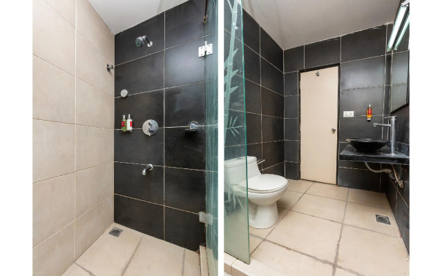 Collection O 79149 Grace Residency RK Salai