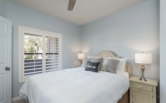 Villa Escape 2 Bedroom Condo by Redawning