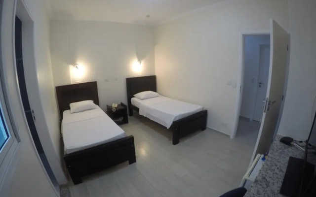Dumont Park Hotel