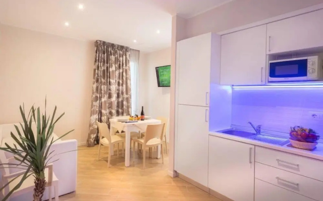 White Suite & Apartments