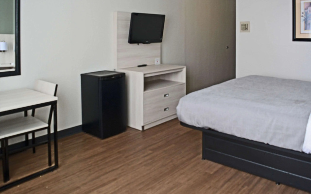 Quality Inn & Suites East Syracuse - Carrier Circle