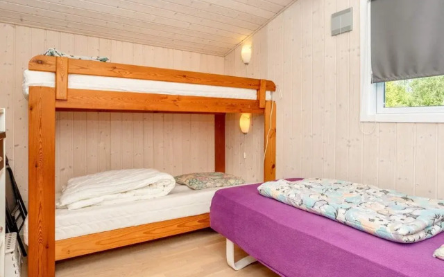 6 Person Holiday Home in Roslev