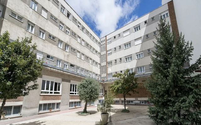 Ensuite Rooms for Women Only - LEON