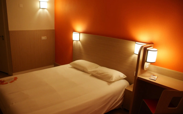 Kyriad Direct Mont De Marsan - St Avit
