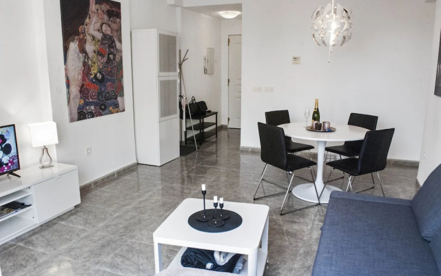 Lovely Penthouse with Sea View Ref 9