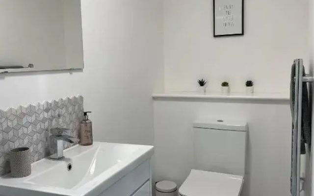 Central, Cosy & Modern Apartment