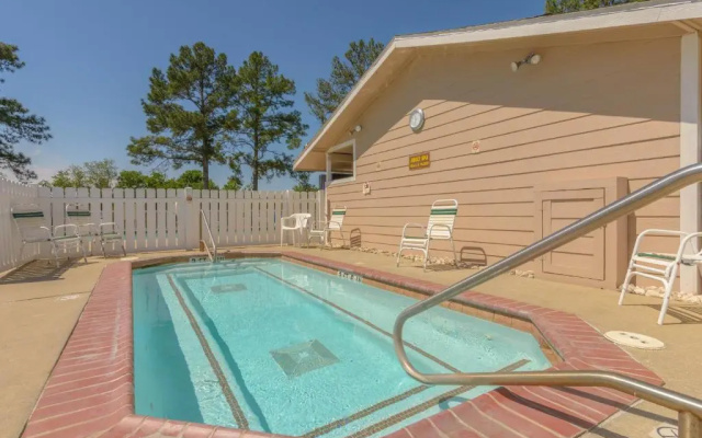 Lake Conroe Two-Bedroom Cabin 13