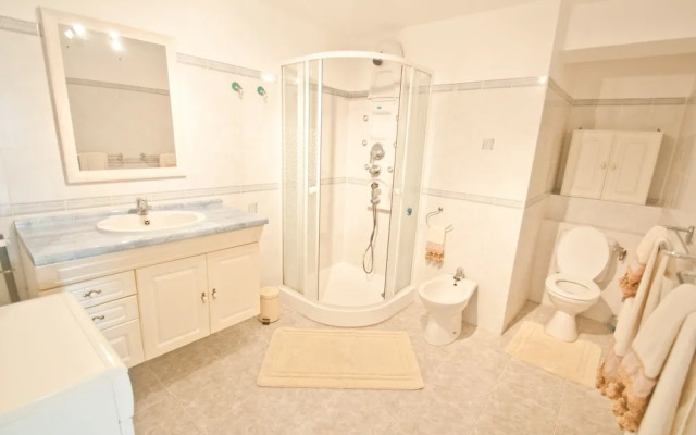 Appartement climatisé piscine mer 2km5