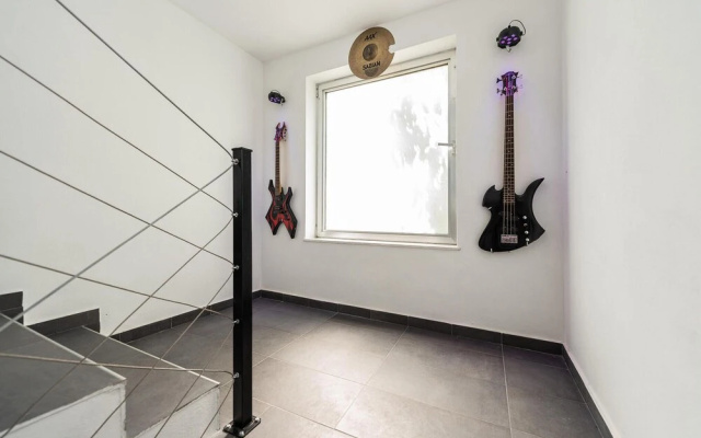 Beautiful Home in Privlaka With Wifi and 4 Bedrooms