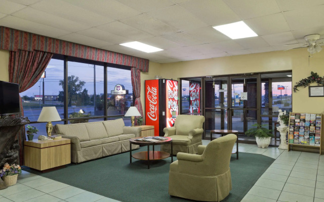Knights Inn Brenham