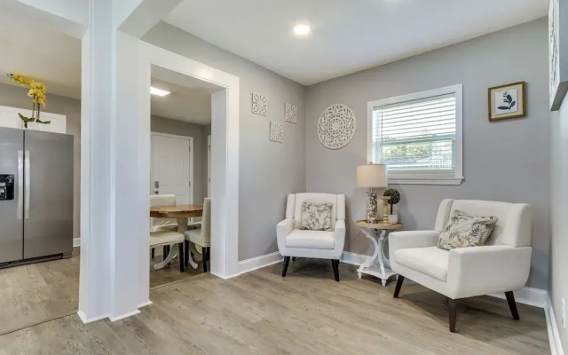 Pensacola Vacation Rental ~ 5 Mi to Beach!