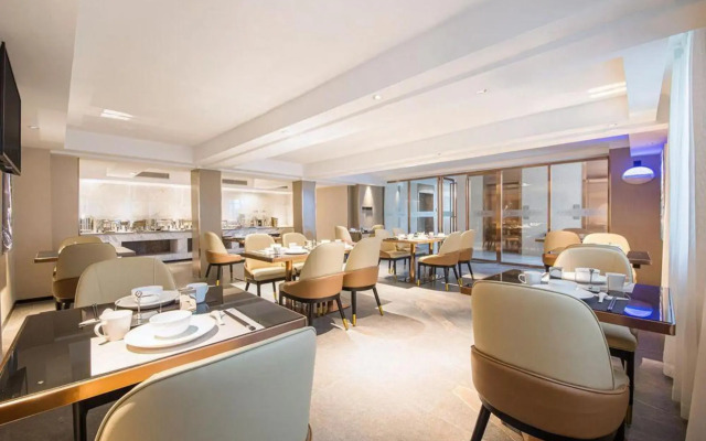 Yeste International (Qianlingshan Park Store at Fountain Pool Station GuiYang)