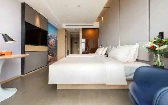 Urba Hotel (Kashgar Ancient City Donghu Park)