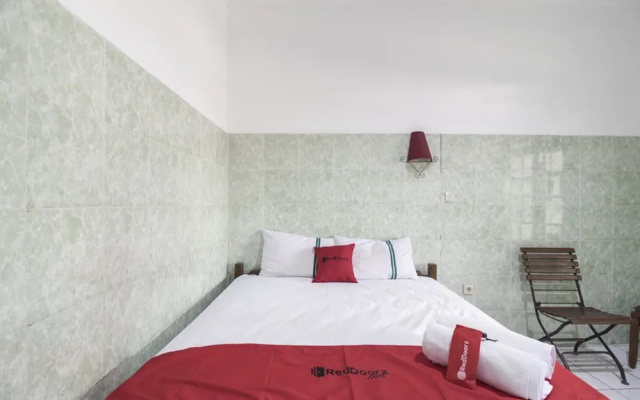 Hotel Sala by RedDoorz
