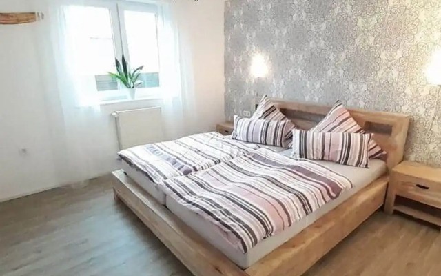 Serene Apartment near Lake in Halenfeld
