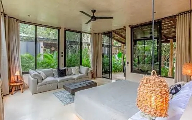 Mayur Tulum