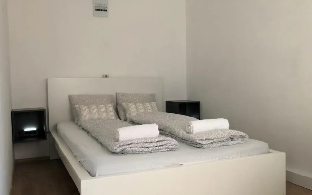 Central Apartment near subway station 2