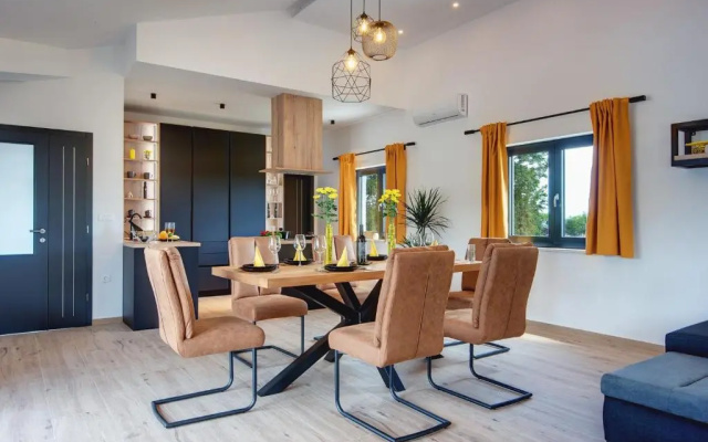 Radola Residence