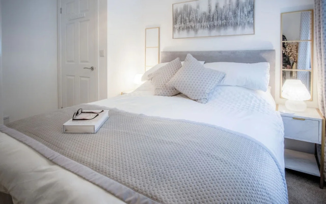 Luxurious Apartment Charlton Mews - 2 Bed - Tenby