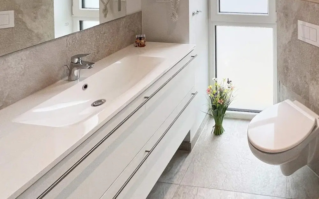 Spacious Coastal Apartment, Wendtorf