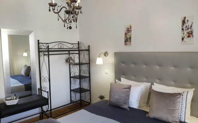 José & Ester House