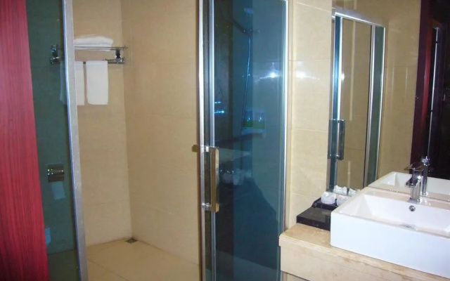 Guangzhou Junyi Apartment Hotel (Zhongcun)(广州俊逸·轻居酒店（钟村店))
