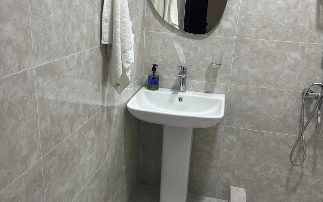 Bathroom · Sadgeri — photo 17