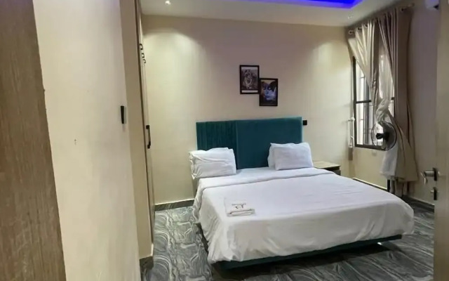Deroche Apartment