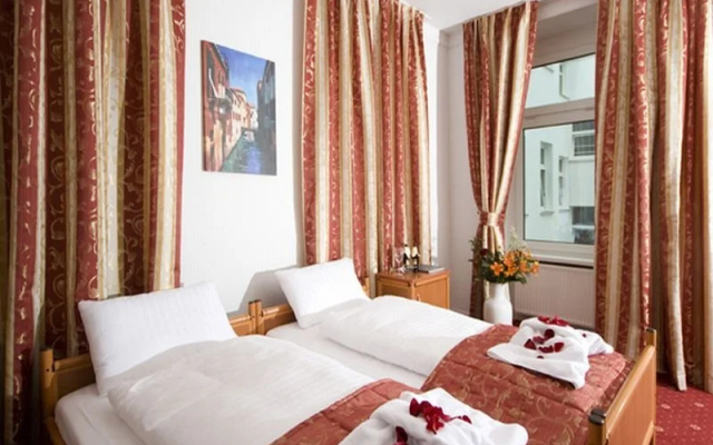 City 54 Hotel and Hostel