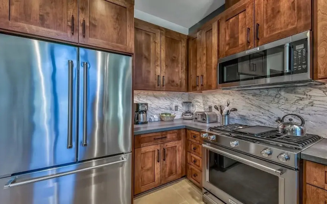 Luxury 2br Steps From Heavenly Village & Gondola 2 Bedroom Condo by RedAwning