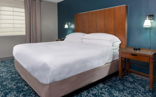 Four Points by Sheraton Huntsville Airport