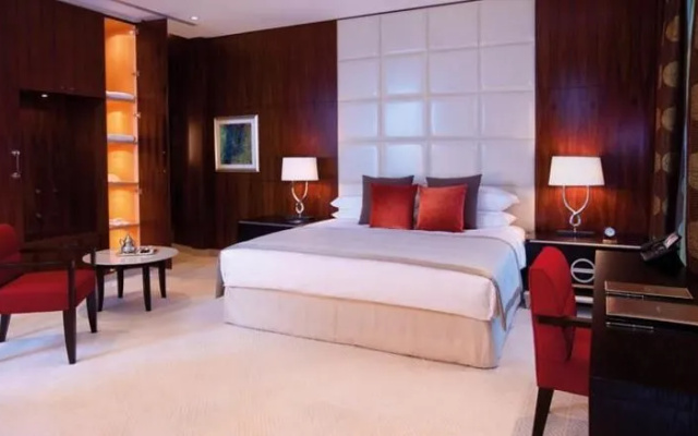 Shangri-La Hotel Dubai  Apartments